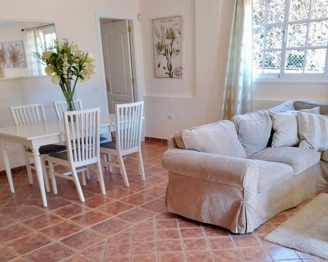 Villa Consuelo - Quiet Location Close To Resorts Buzanada المظهر الخارجي الصورة