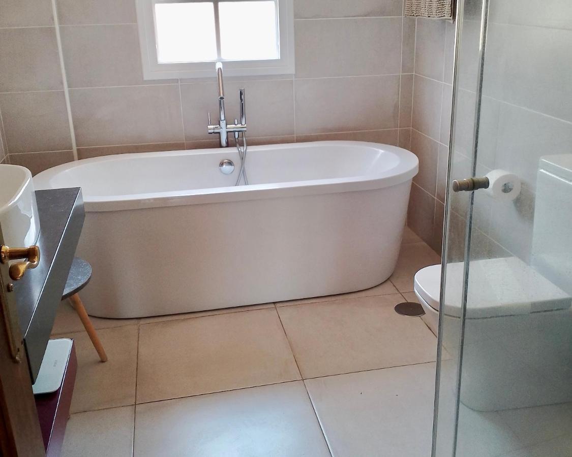 Villa Consuelo - Quiet Location Close To Resorts Buzanada المظهر الخارجي الصورة
