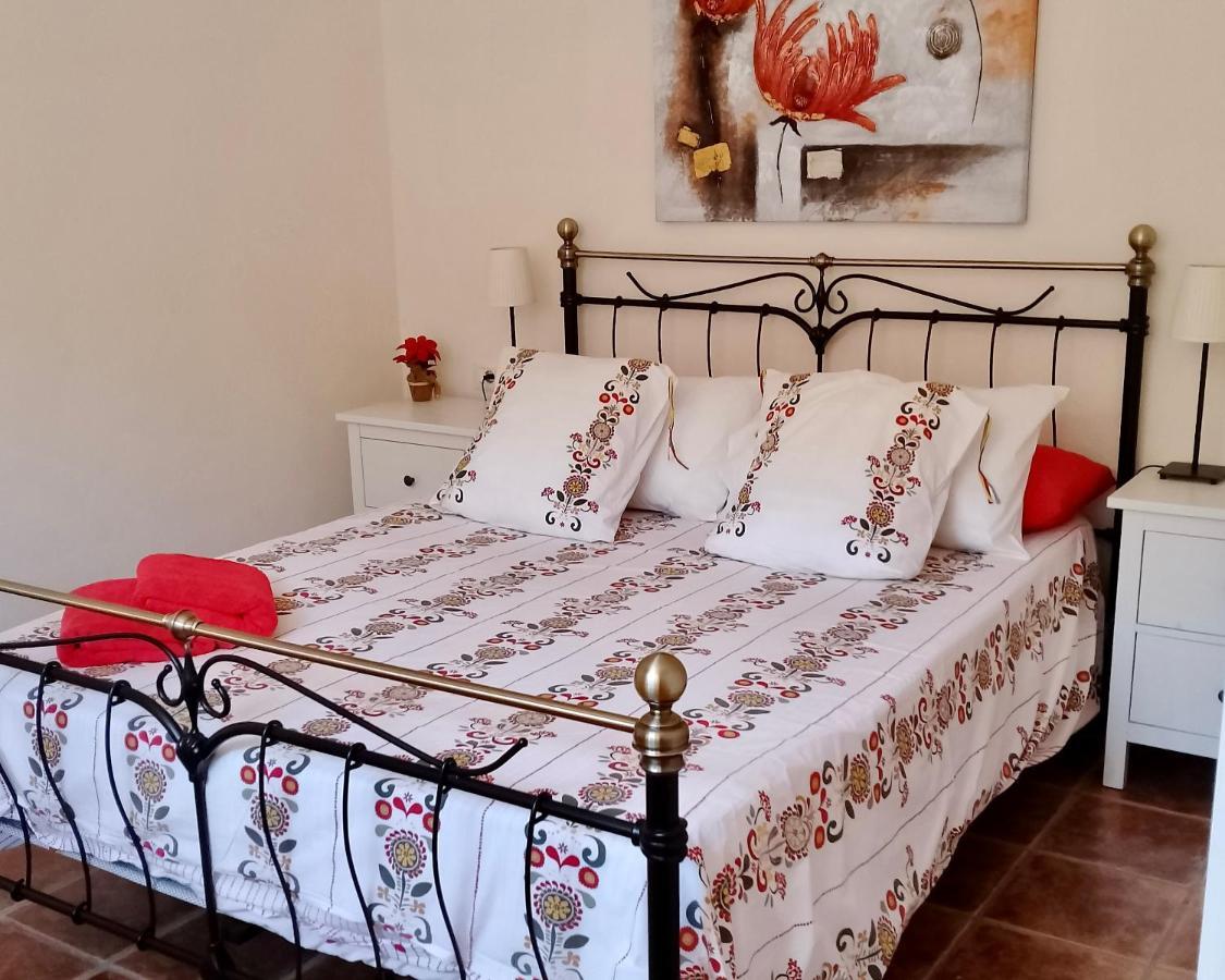 Villa Consuelo - Quiet Location Close To Resorts Buzanada المظهر الخارجي الصورة