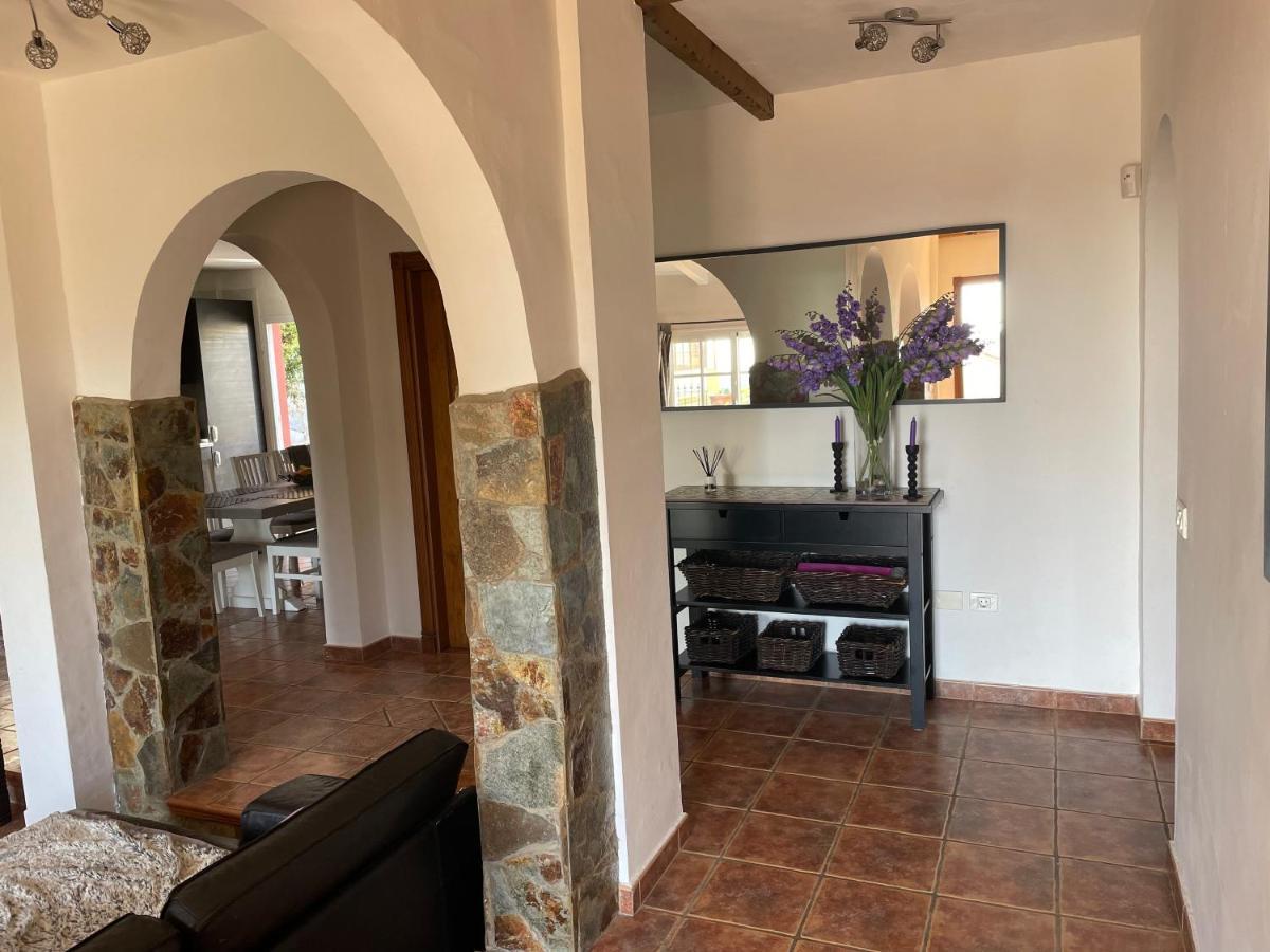 Villa Consuelo - Quiet Location Close To Resorts Buzanada المظهر الخارجي الصورة