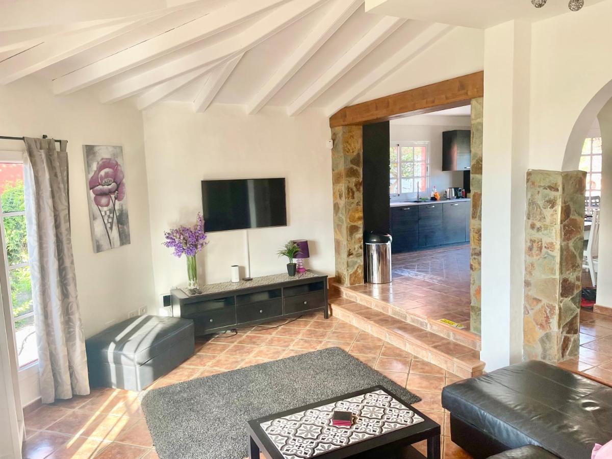 Villa Consuelo - Quiet Location Close To Resorts Buzanada المظهر الخارجي الصورة
